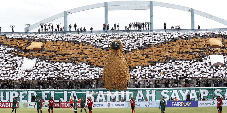 koreografi-4d-elang-jawa-suporter-pss-sleman-di-piala-presiden-2017-di-stadion-maguwoharjo_20170626_182136.jpg
