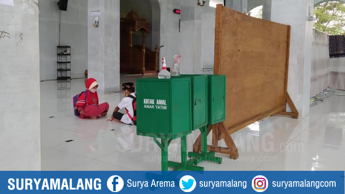 Emak Emak ke Masjid Bawa Palu dan Obeng, Ternyata Bobol Kotak Amal Masjid di Kedungkandang Malang
