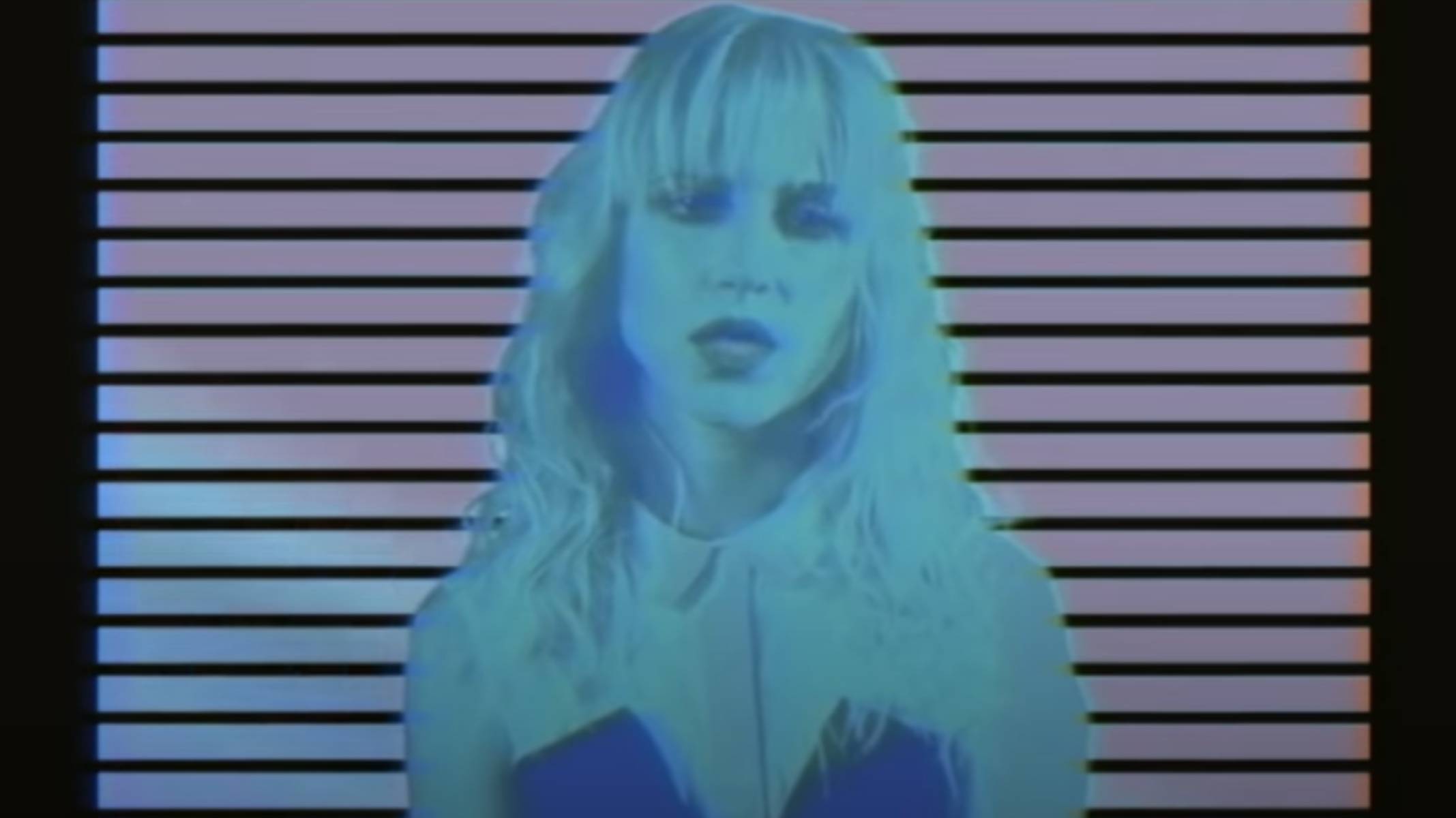 Lirik Lagu Caught In The Middle A1 - Paramore dan Terjemahannya