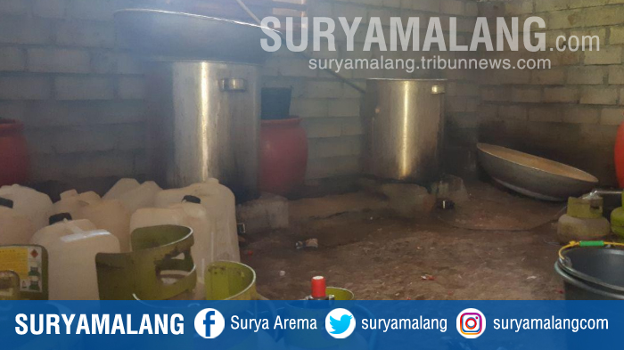 Bea Cukai Malang Amankan Ratusan Liter Minuman Keras dari Rumah Warga