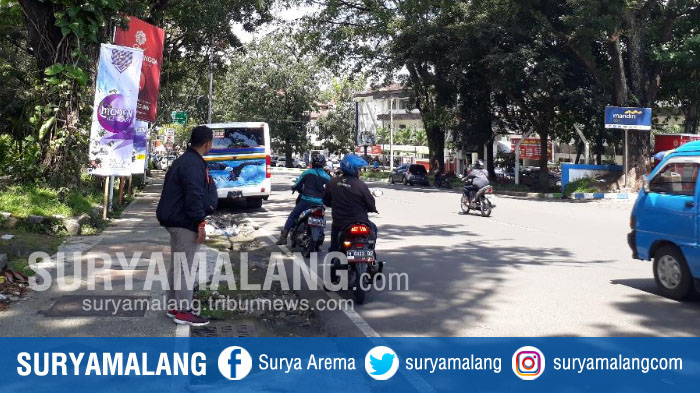 lokasi-video-viral-memperlihatkan-anak-sd-dipaksa-keluar-dari-mobil-di-jalan-bandung-kota-malang.jpg
