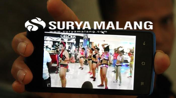 Heboh, Ada Kontes Wanita Hanya Kenakan Bra dan Celana Dalam di Mal