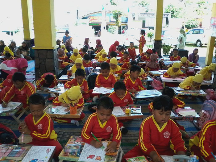 Ratusan Bocah di Malang Antusias Menggambar dan Mewarnai