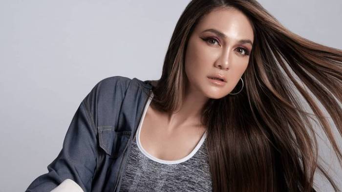 Ciuman Pertama Luna Maya dengan Pria dari Masa Lalu Terungkap, First Kiss di Bali Bukan dengan Pacar