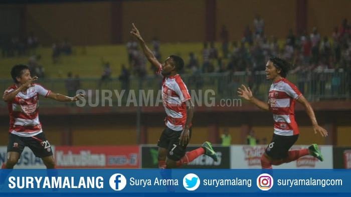 madura-united-fc-kontra-perseru_20180717_214359.jpg