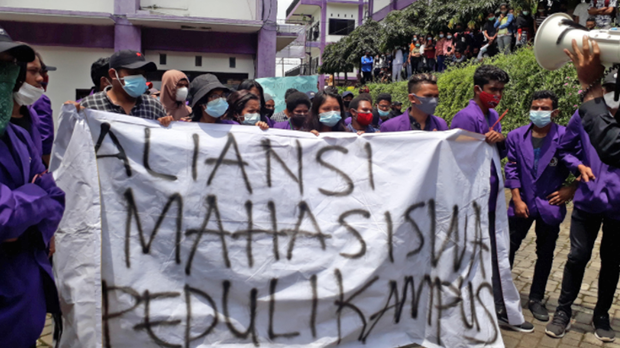 mahasiswa-universitas-tribhuwana-tunggadewi-unitri-malang-demo-minta-potongan-spp.jpg