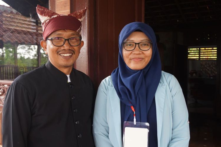 martina-puspita-romo-tiburtius-catur-wibawa-kepala-sekolah-sma-katolik-hikmah-mandala_20180120_001238.jpg
