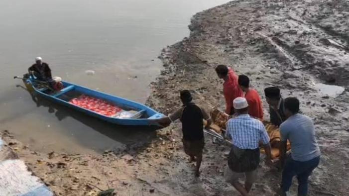 Jenazah di Sampang Madura Digotong dengan Perahu Nelayan, Speed Boat dari Pemkab Dipertanyakan