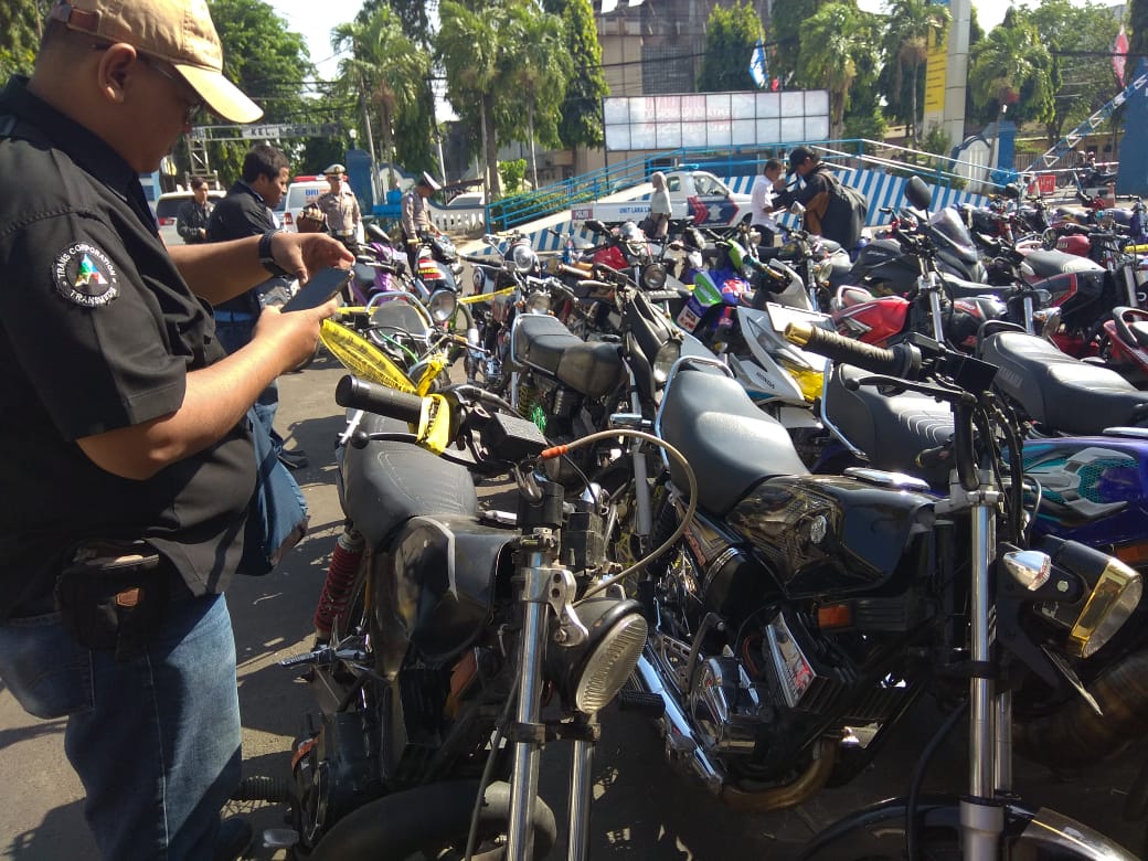 motor-balap-liar-kota-kediri_20181008_105342.jpg