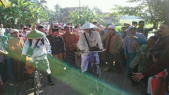 Viral 2 Pria Berangkat Haji Menggunakan Sepeda Ontel, Inilah Rute Yang Mereka Ambil