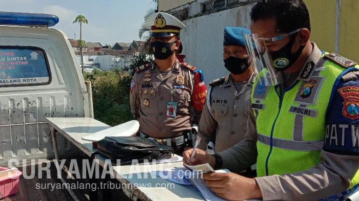operasi-patuh-semeru-di-pertigaan-jalan-ahmad-yani-jalan-la-sucipto-kota-malang.jpg
