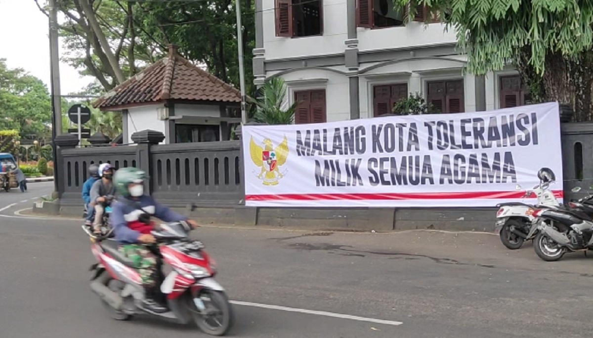 ormas-malang-bersatu-kembali-pasang-banner.jpg