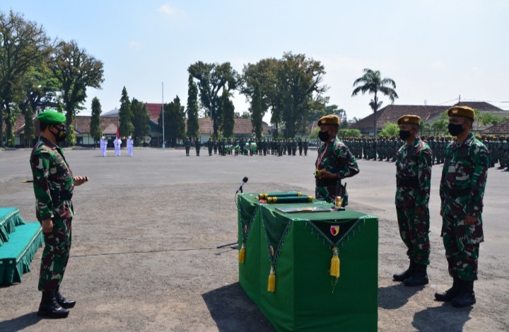 pangdam-vbrawijaya-mayjen-tni-suharyanto-upacara-penutupan-komcad-matra-darat-2021.jpg