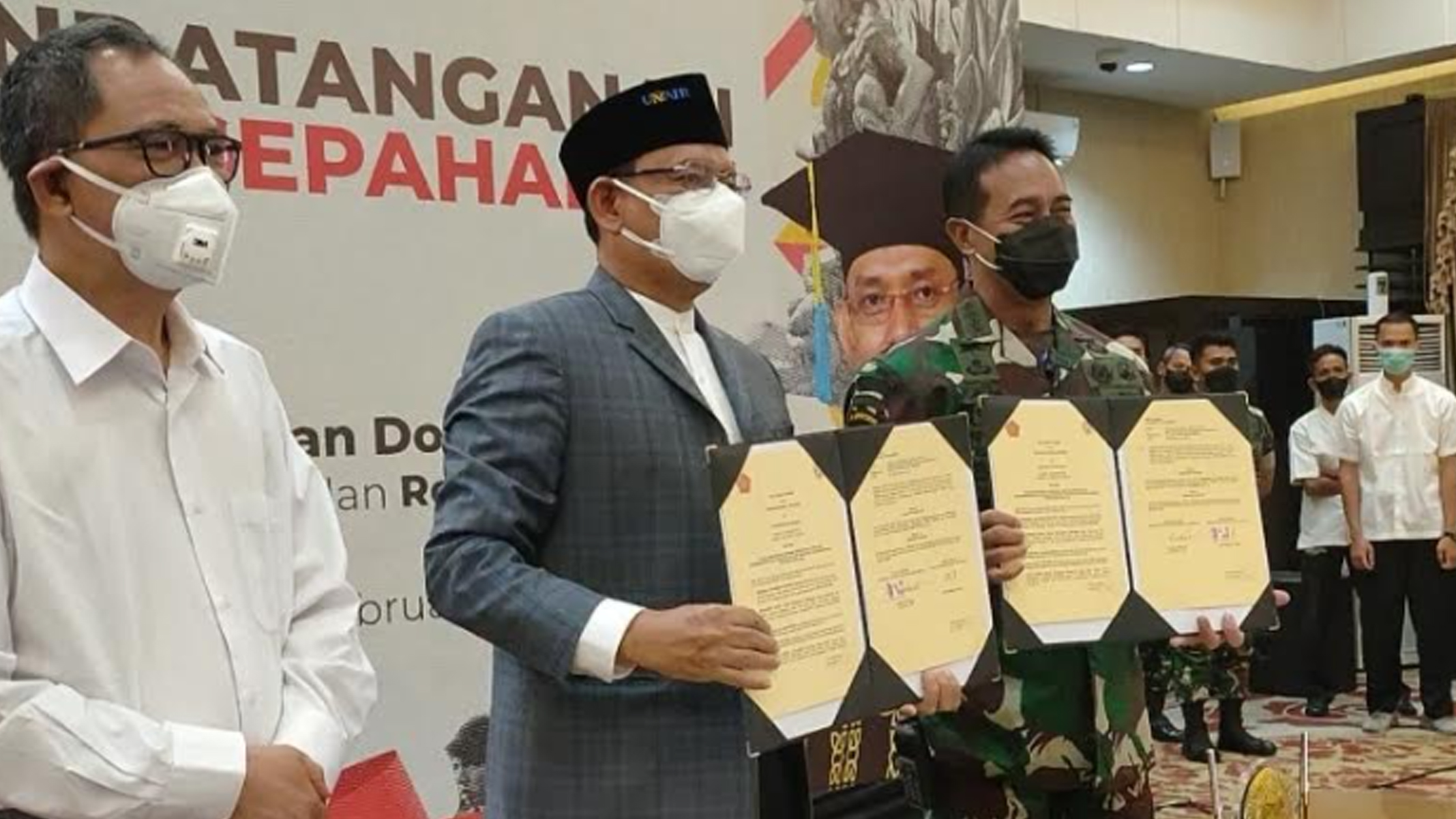 panglima-tni-jenderal-tni-andika-perkasa-unair.jpg