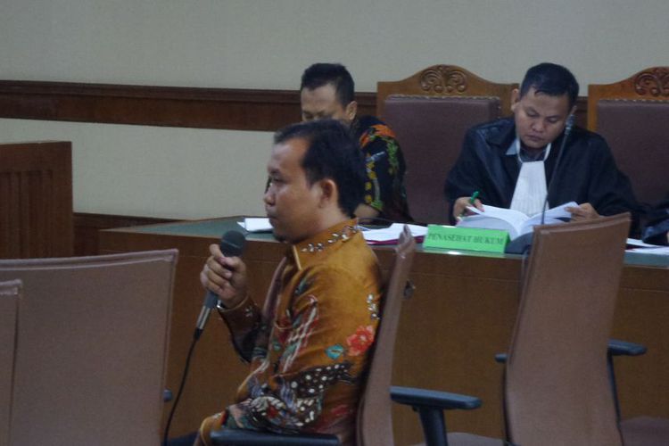panitera-pengganti-pada-pengadilan-negeri-jakarta-selatan-tarmizi_20180111_133141.jpg