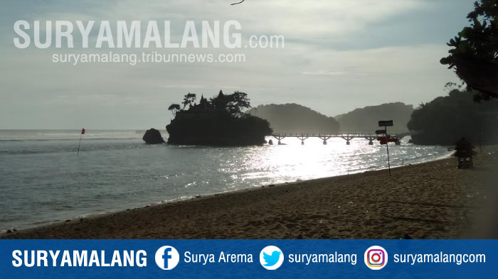 pantai-balekambang-kabupaten-malang.jpg