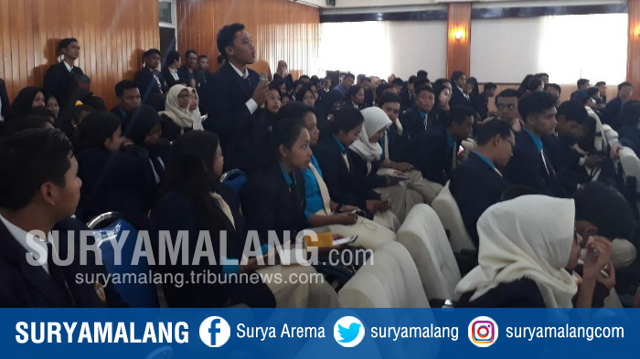 para-mahasiswa-diploma-pariwisata-universitas-merdeka-malang_20180919_191218.jpg