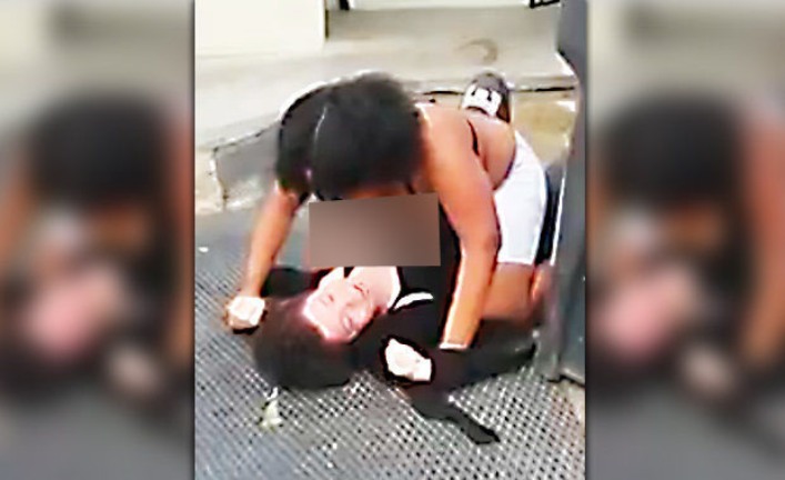 Videonya Beredar, Perempuan Ini Gunakan Payudara Untuk Menampar dan Memukul Wajah Lawan Berkelahinya