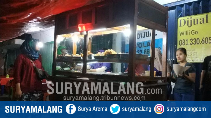 pecel-ambulans-di-jalan-kranggan-menjadi-alternatif-tempat-kuliner-malam-di-surabaya.jpg