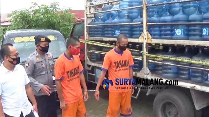 2 Warga Ngawi Bikin Aqua Oplosan Ditangkap, Isinya Air Biasa 3000-an, Dijual Rp 16500 di Magetan
