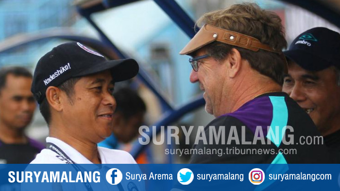 pelatih-arema-fc-joko-susilo-berbincang-dengan-pelatih-psm-makassar-robert-rene-albert_20180513_194440.jpg