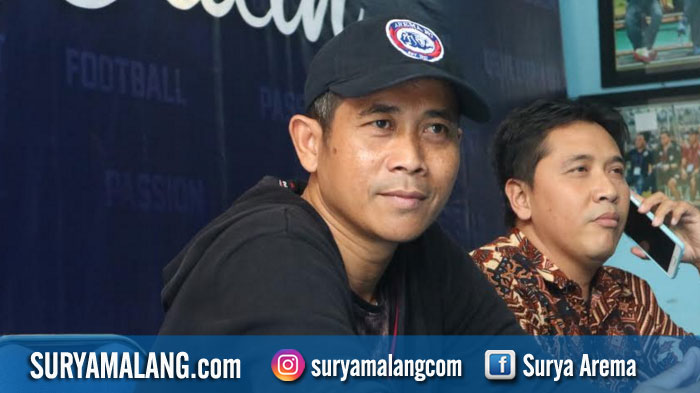 pelatih-arema-fc-joko-susilo_20180212_190458.jpg