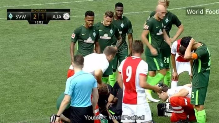 pemain-ajax-kolaps_20170709_094116.jpg