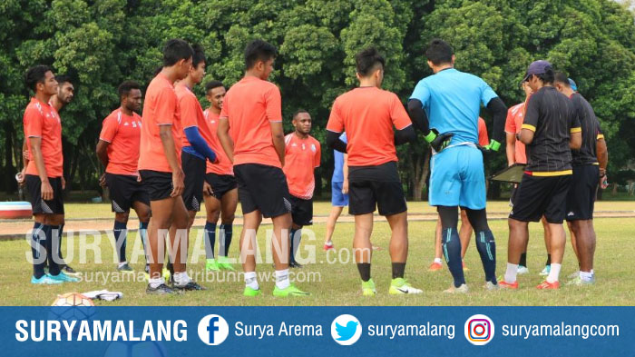 pemain-arema-fc-di-lanud-abdulrachman-saleh_20170814_201943.jpg