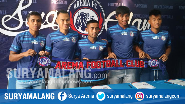 pemain-arema-fc-ridwan-tawainella-juan-revi-agil-munawar-m-zaenuri-dan-ahmad-nur-hardianto_20180110_154909.jpg