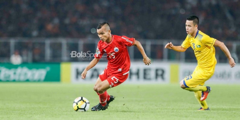 pemain-persija-riko-simanjuntak_20180426_222227.jpg