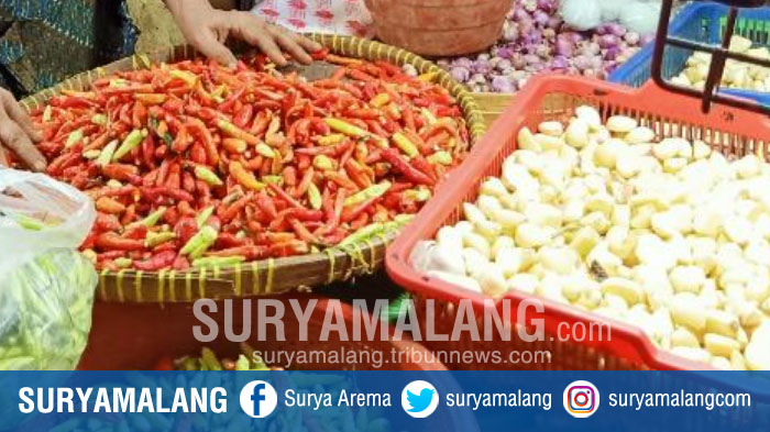 pembatasan-sosial-berskala-besar-atau-psbb-surabaya-mengakibatkan-harga-cabai-anjlok.jpg