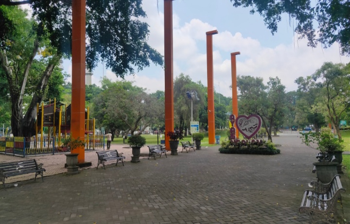 pemkot-malang-belum-membuka-alun-alun-merdeka-untuk-umum.jpg