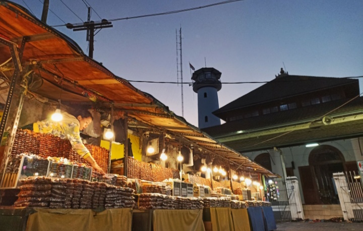 pemkot-surabaya-akan-menjadikan-kawasan-wisata-ampel-sebagai-wahana-berkonsep-little-mekkah.jpg