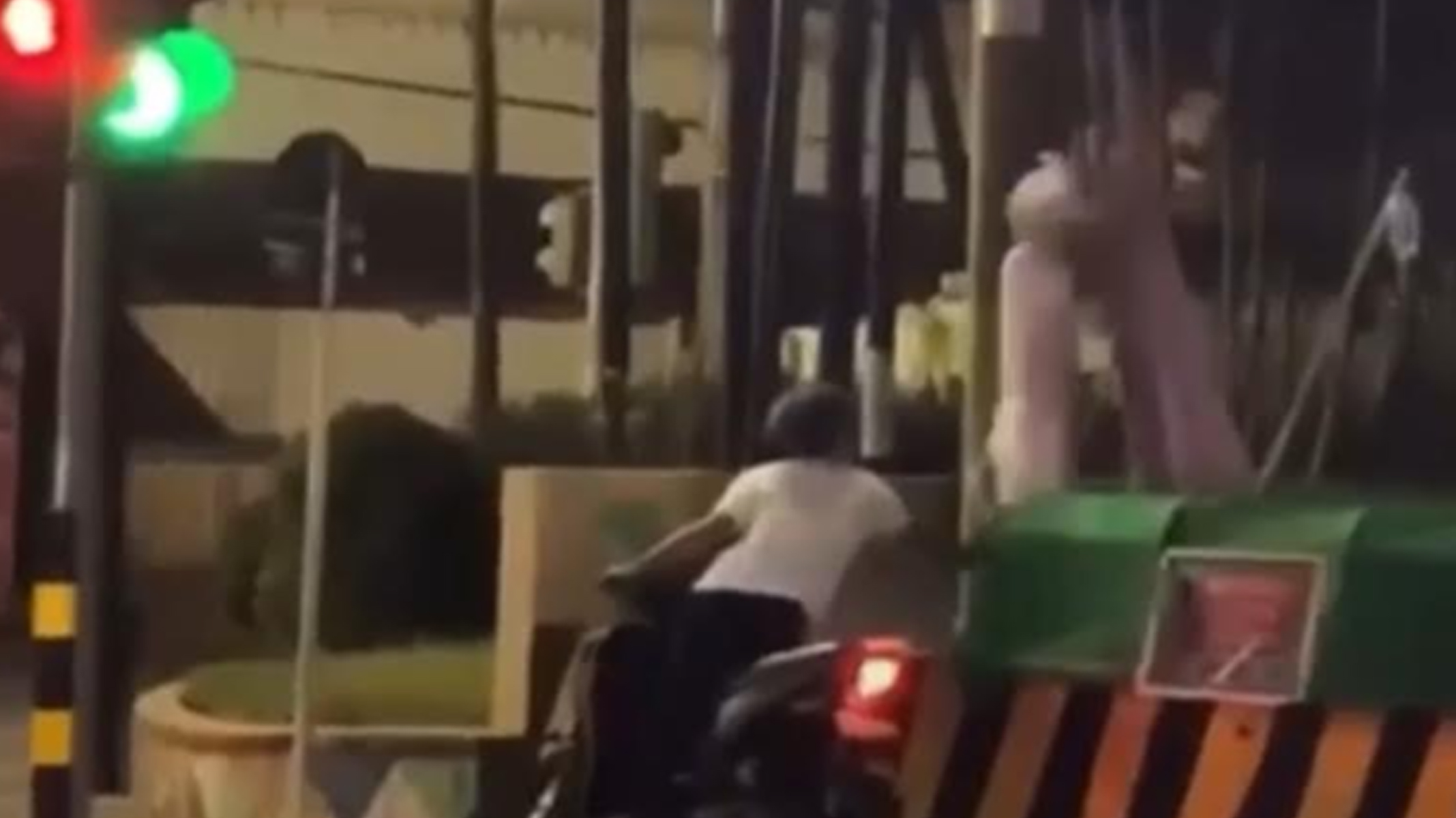 Demi Konten Buat Terkenal di Medsos, 3 Pemuda Ini Nekat Curi Diorama Pocong di Madiun