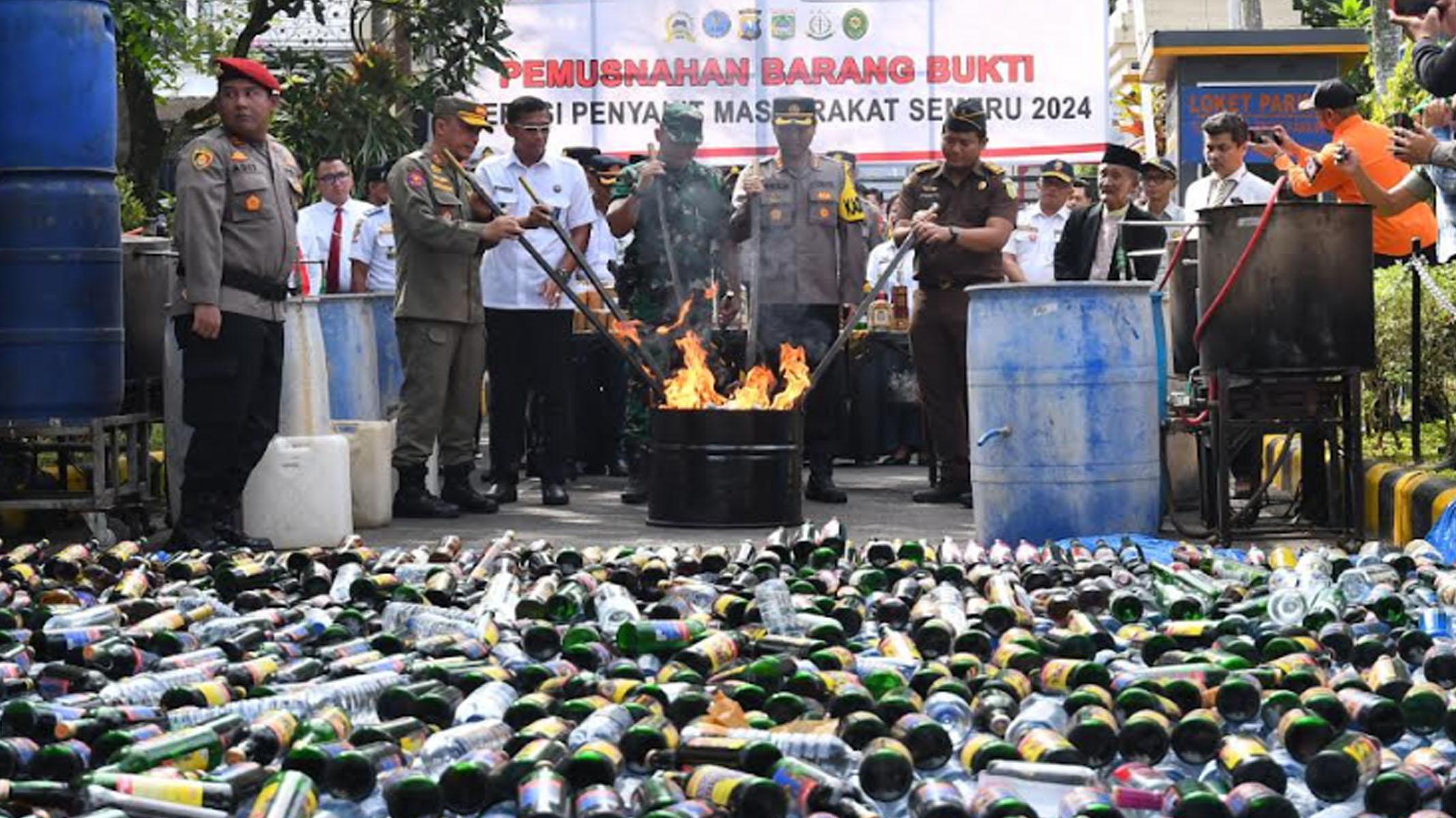 pemusnahan-Miras-polres-Malang-pekat.jpg