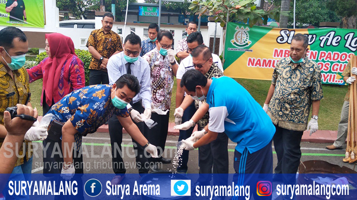 pemusnahan-barang-bukti-narkoba-jenis-pil-koplo-dan-ekstasi-di-jombang.jpg