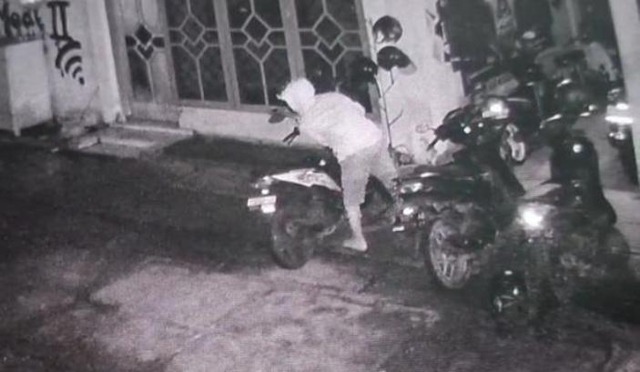 pencurian-dua-sepeda-motor-di-kosan-Kelurahan-Kademangan-Bondowoso-Jawa-Timur.jpg