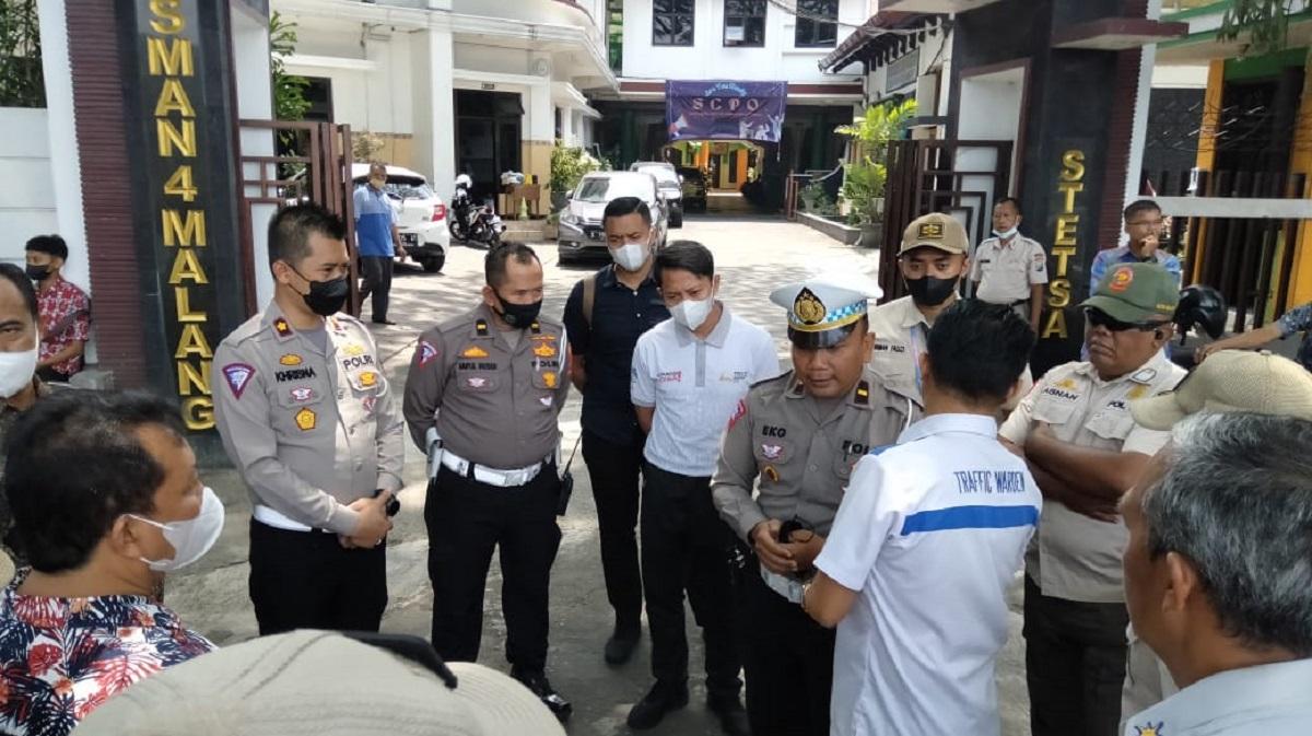 penertiban-parkir-liar-di-sekolahan-tugu.jpg