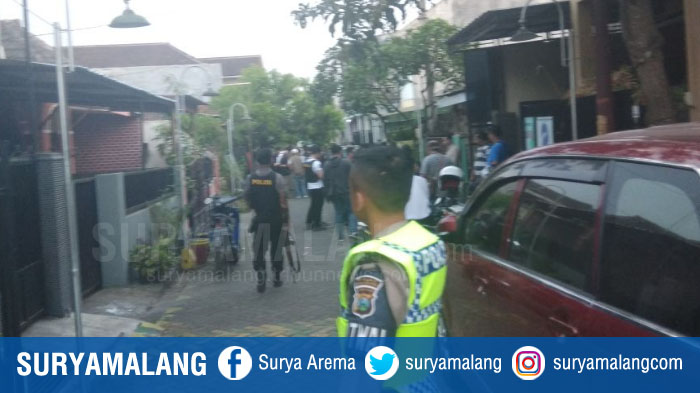 Tangan Bergetar Saat Ditangkap Polisi, Pegawai Kantor Pos Kota Malang Ini Tak Terlibat Terorisme