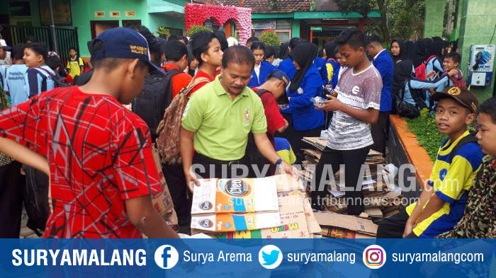 pengumpulan-sampah-dari-rumah-dan-jalan-di-sekitar-smpn-17-kota-malang_20180221_172448.jpg