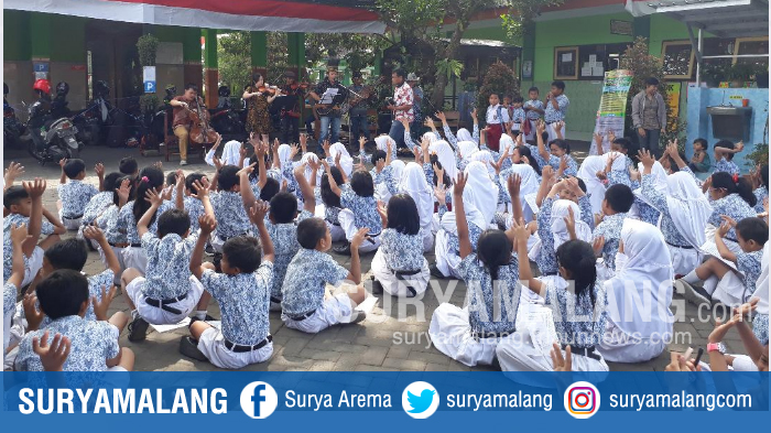 pentas-sinfoni-tjinta-tanah-air-di-sdn-tunjungsekar-3-kota-malang_20180829_174041.jpg