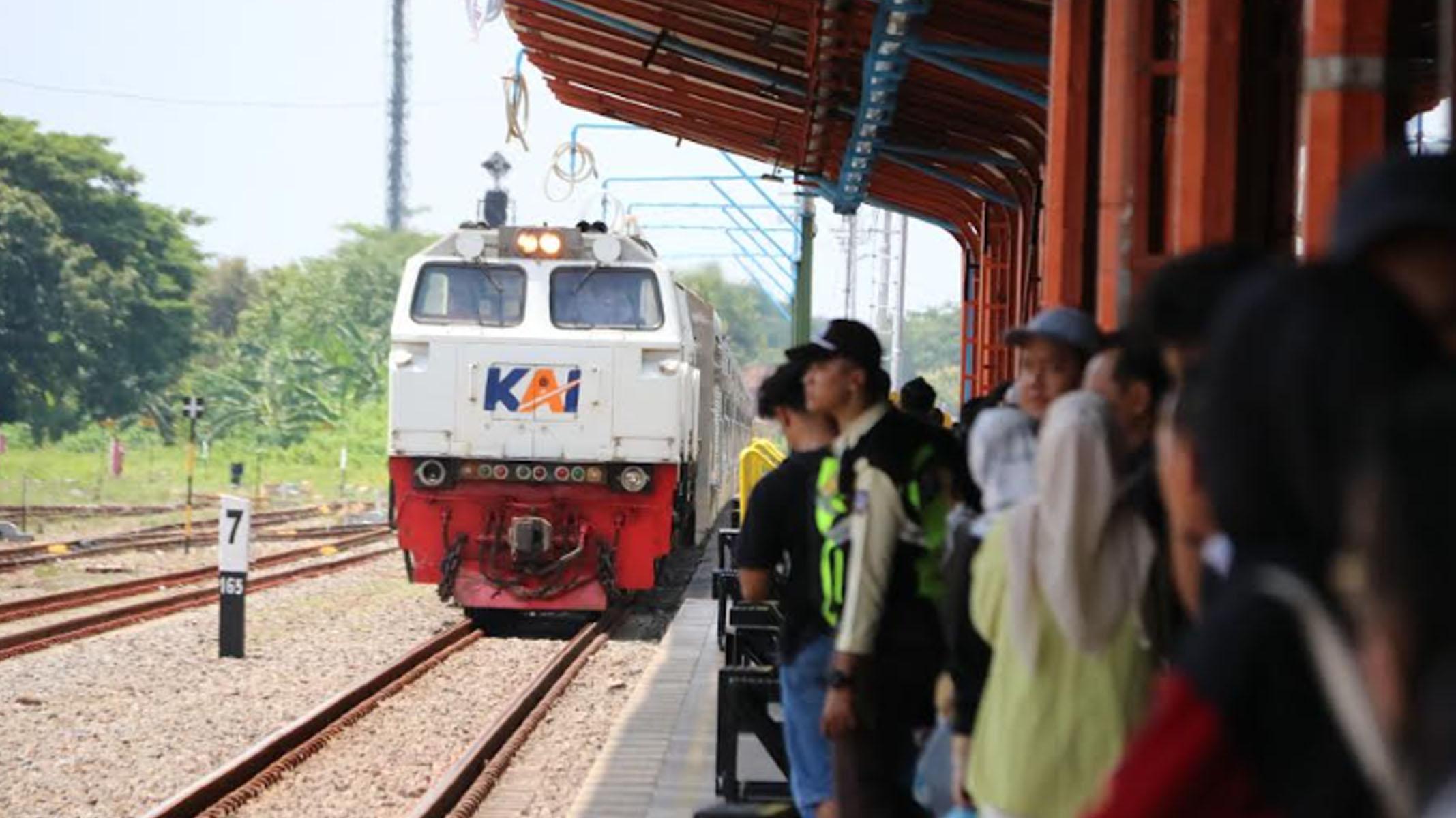 Libur Panjang Akhir Pekan, PT KAI Daop 7 Melayani 34.102 Pelanggan Kereta Api