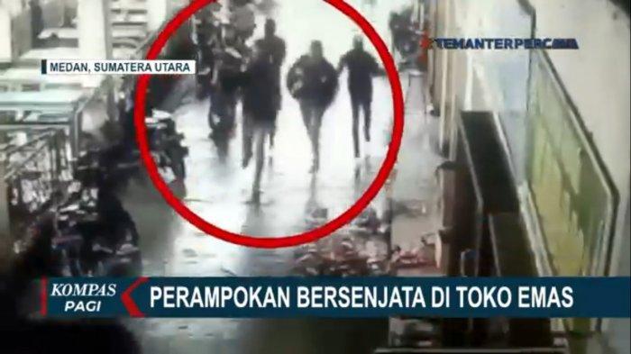 perampokan-toko-emas-aulia-cha-di-pasar-tradisional-simpang-limun-di-jalan-sisingamangaraja-medan.jpg