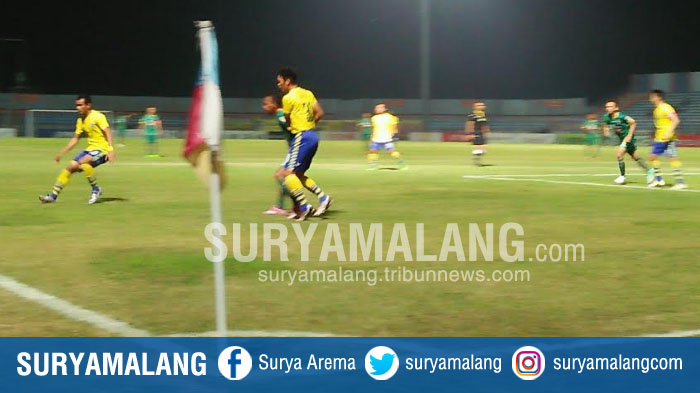 persegres-vs-sriwijaya-fc_20170724_213646.jpg