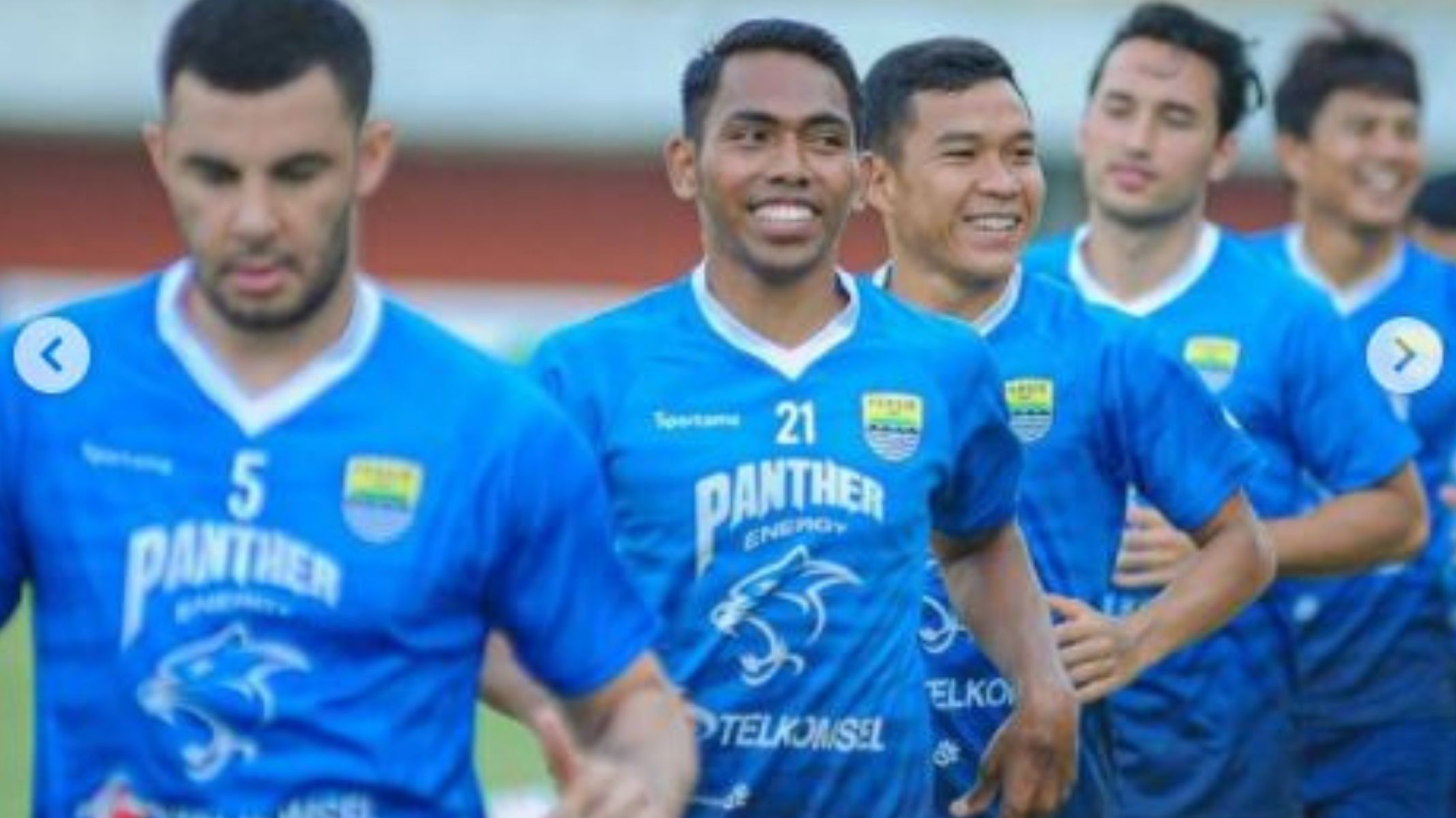 persiapan-pemain-persib-bandung-jelang-pertandingan-perempat-final-piala-menpora-sore-ini.jpg