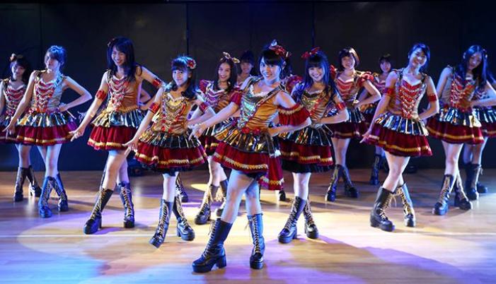 personel-grup-musik-jkt-48-tampil-saat-jumpa-pers-peluncuran-single_20161222_100806.jpg