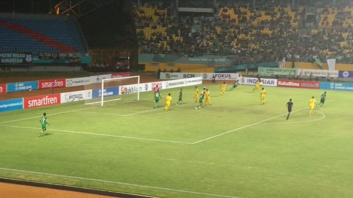 Kerusuhan Warnai Laga Sriwijaya FC Vs PSMS Medan, Ada Aksi Lempar Botol ke Arah Lapangan