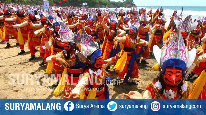 pertunjukan-topeng-bapang-di-kabupaten-malang_20171205_171327.jpg