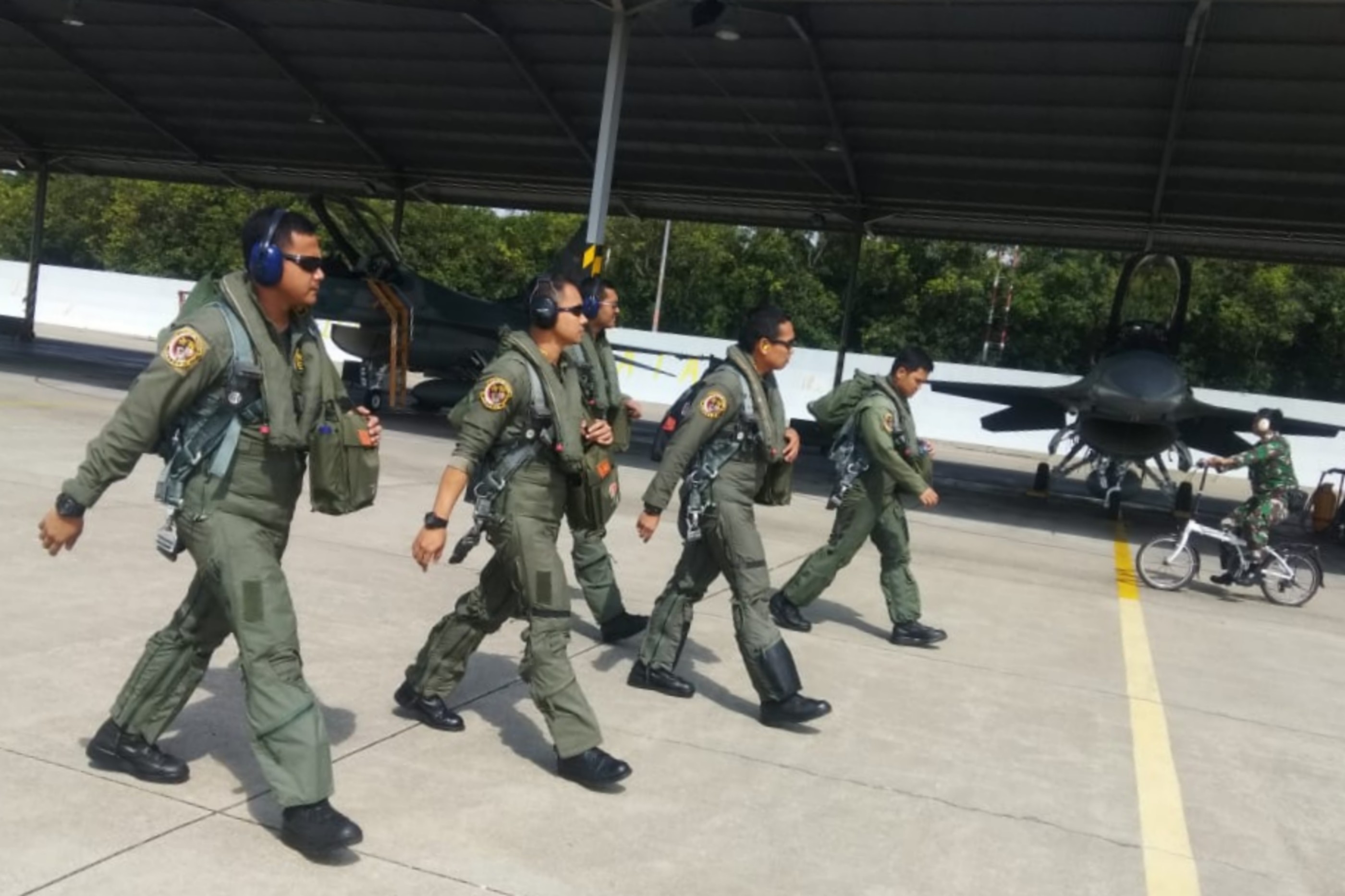 Super Tucano dari Malang Bantu 10 Pesawat Tempur dari Magetan saat Latihan Bombardir Lumajang