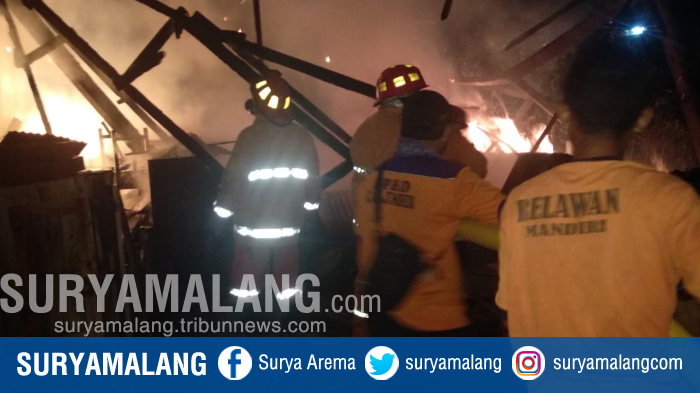 Api Hanguskan Tempat Usaha Meubel Di Jember